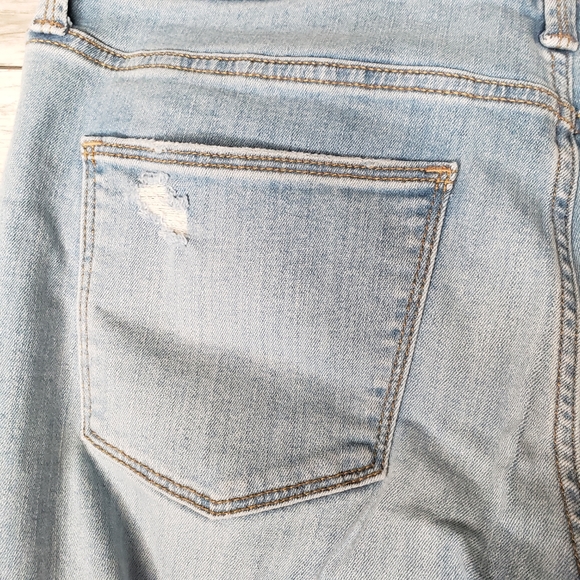 Universal Thread Raw Hem Skinny Jeans 12 Light Wash Distressed 31 Mid Rise - Picture 10 of 10